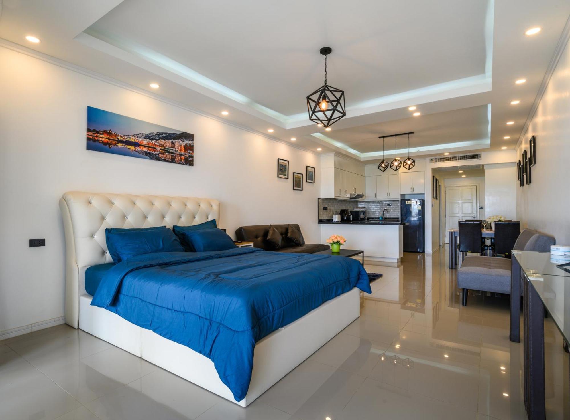 Jomtien Beachfront Stylish Studio , Stunning Seaview , Big Pool Екстер'єр фото